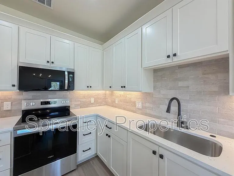 1404 Rita Blanca Ct — Photo 9