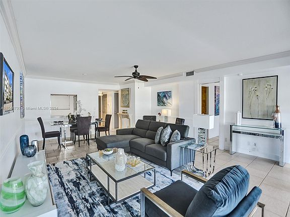 3rd image of 5100 Bayview Dr APT 105
