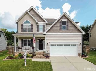 861 Bluffcreek Dr, Fuquay Varina, NC 27526