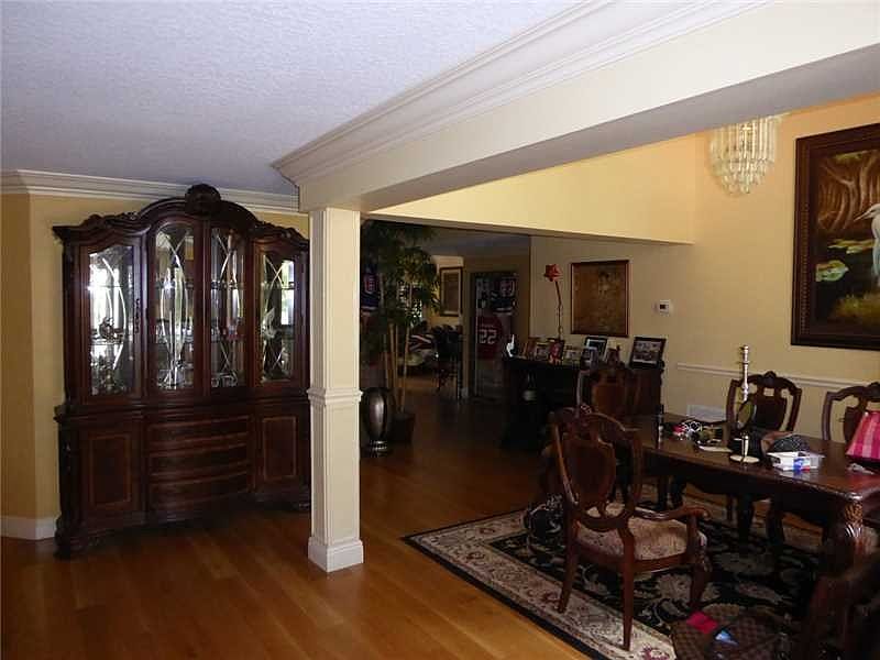 2nd image of 2768 Oak Tree Ln