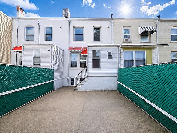 3rd image of 1722 W 10th St