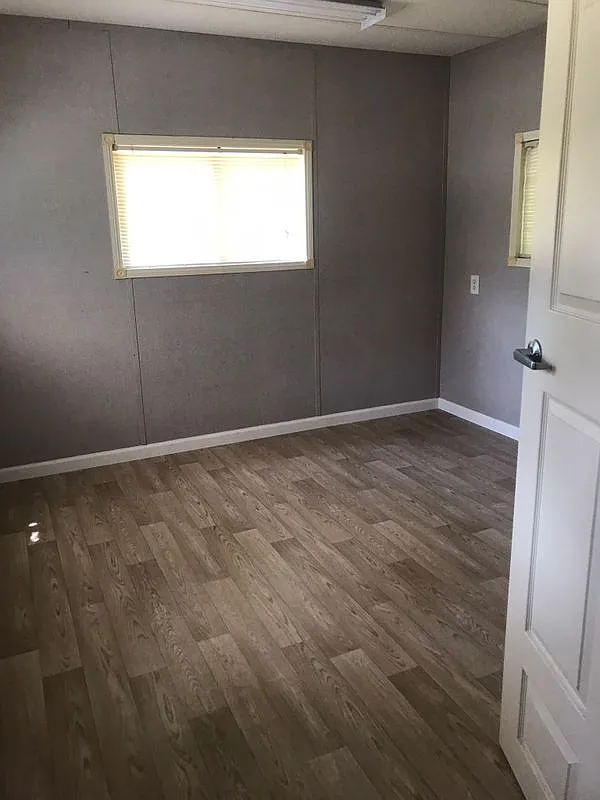 2 bed, 1.0 bath, 700 sqft, $700 — Photo 1