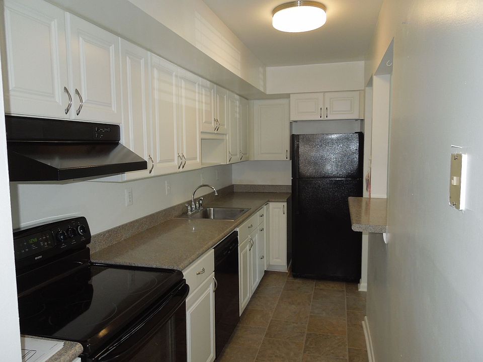 2nd image of 275 Stahl Rd