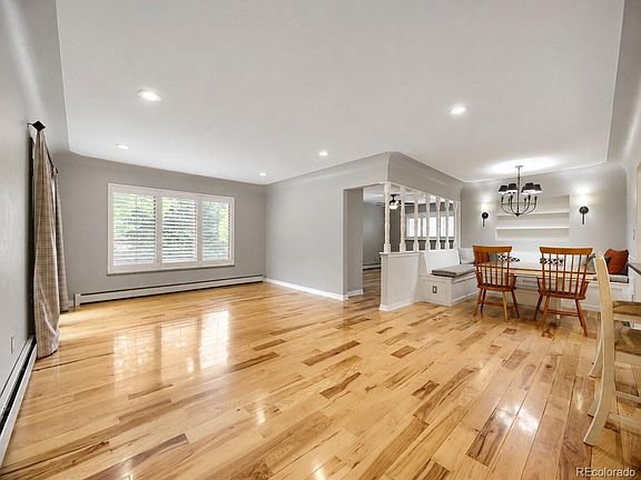 3rd image of 6305 S Valleyview Street