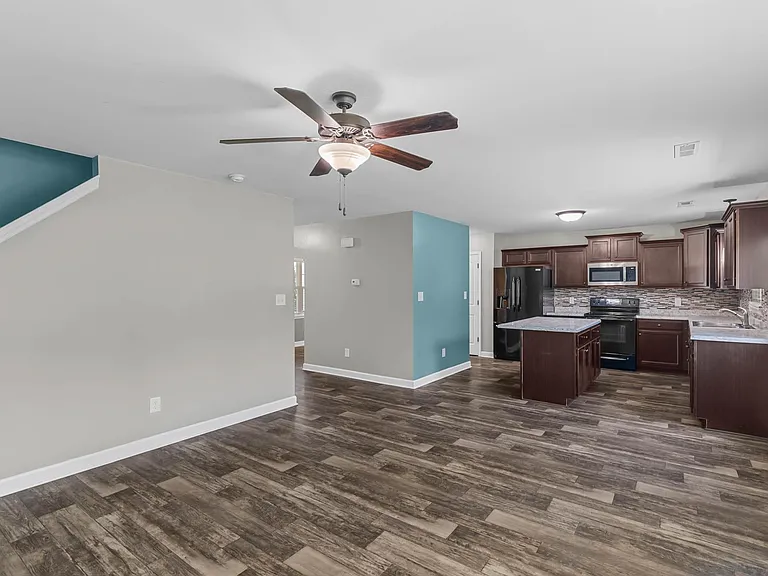 719 Addor Dr — Photo 18