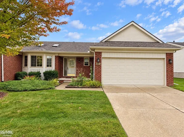17198 Westgrove Dr, Macomb, MI 48042