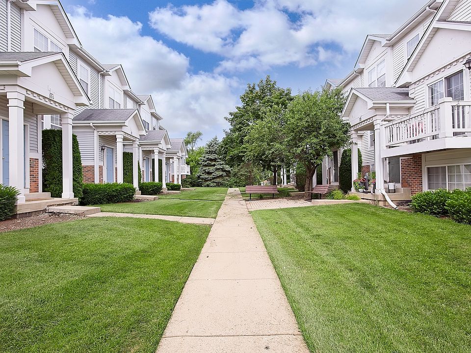 1st image of 324 Holiday Ln #324