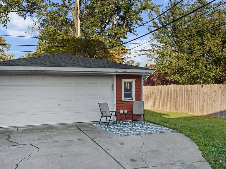 3153 Cummings Ave — Photo 4