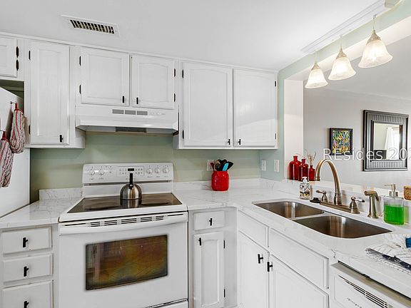 3rd image of 4 Cedar Reef Dr Unit B202