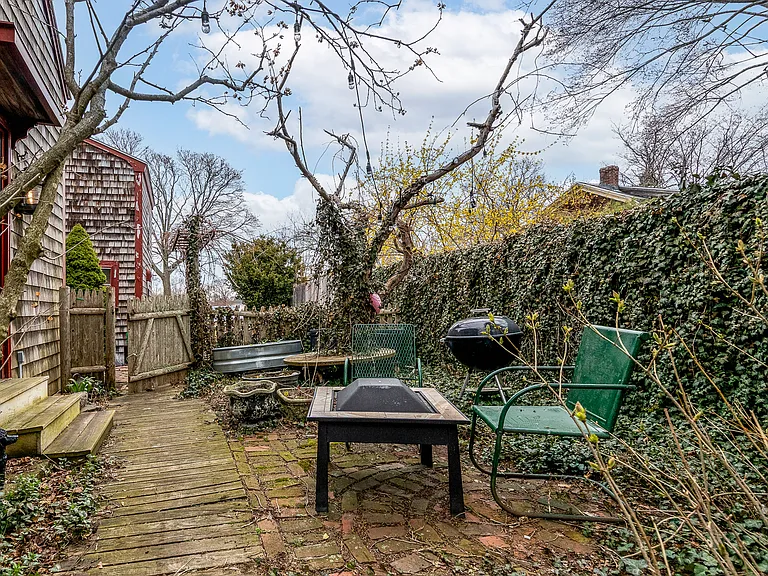 14 Nicholson Hl #B — Photo 22