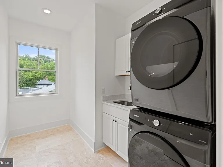 8609 Woodbrook Ln — Photo 30