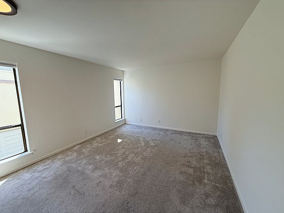 4th image of 2005 Parrott Dr Unit B