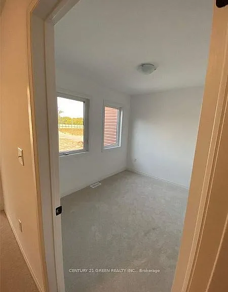 135 Turnberry Ln — Photo 17
