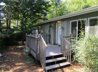 304 E Leffler Loop Rd, Grapeview, WA 98546