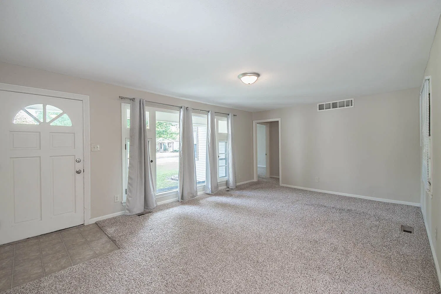 3 bed, 1247 sqft, $1,200 — Photo 3