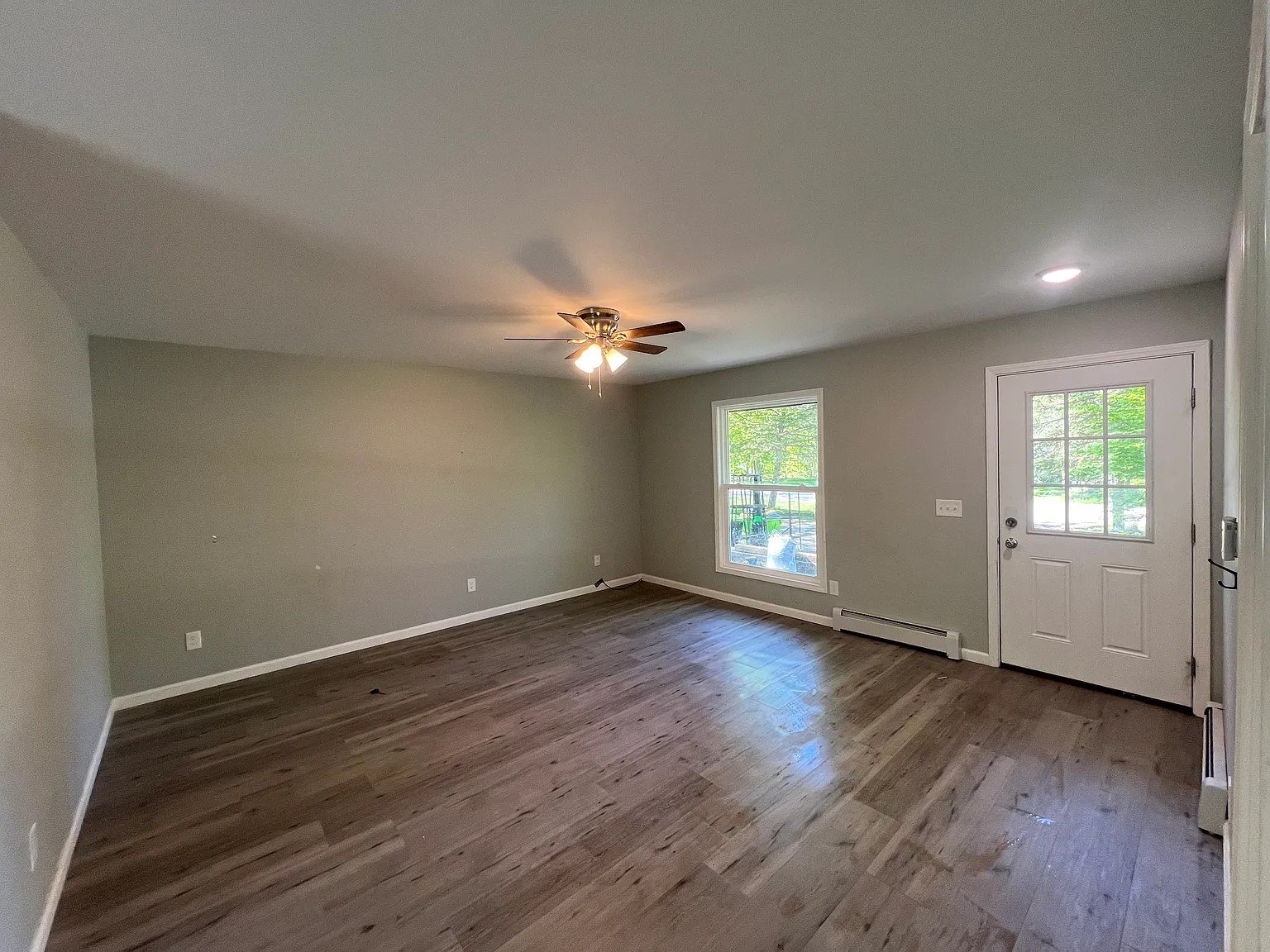 1900 Penbroke Dr — Photo 3