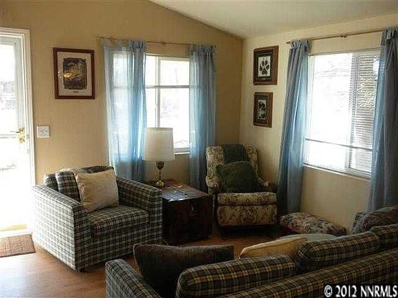 3rd image of 3255 Douglas Dr