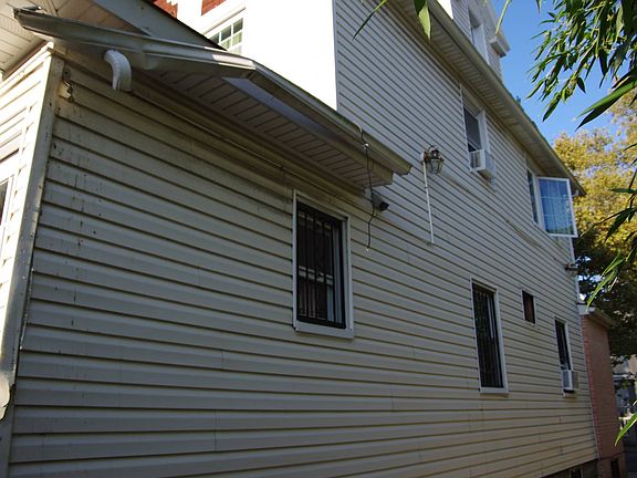 3rd image of 9712 116th St