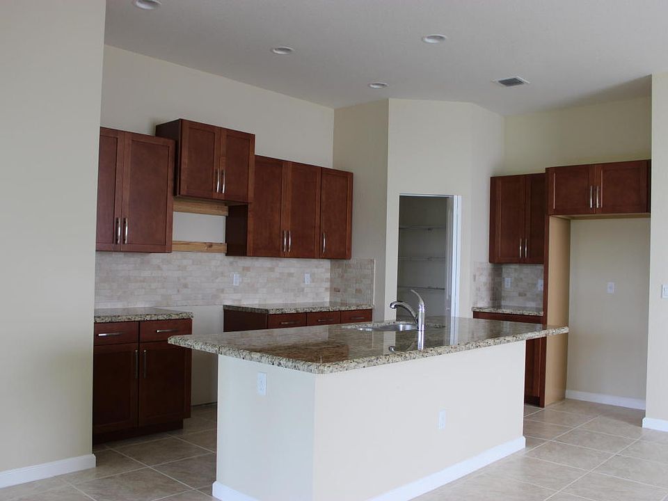 2nd image of 5824 Ashdale Rd