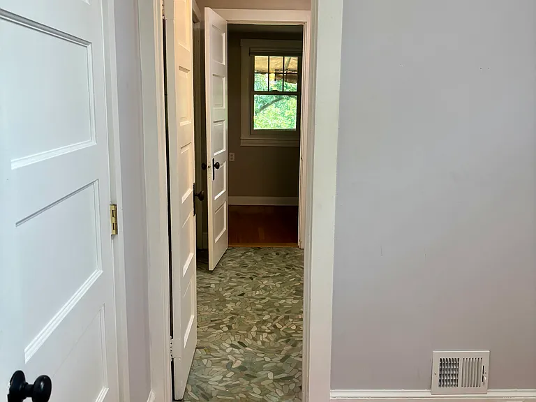 155 Ridgeway Cir — Photo 7