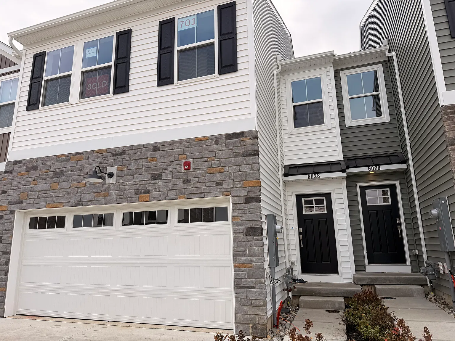 3 bed, 2.5 bath, 2445 sqft, $3,190 — Photo 1