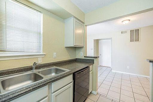 2nd image of 1625 Grigsby Ave APT 205
