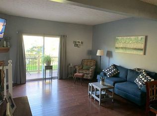 199 Old Village Ln, Bethel Park, PA 15102