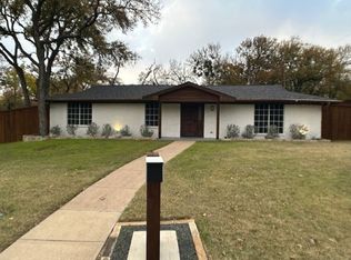302 Dunaway Dr, Euless, TX 76040