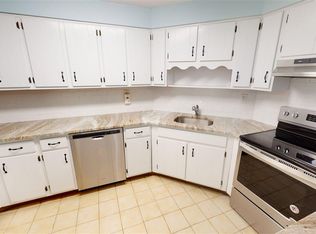 940 Harmon Cv, Secaucus, NJ 07094