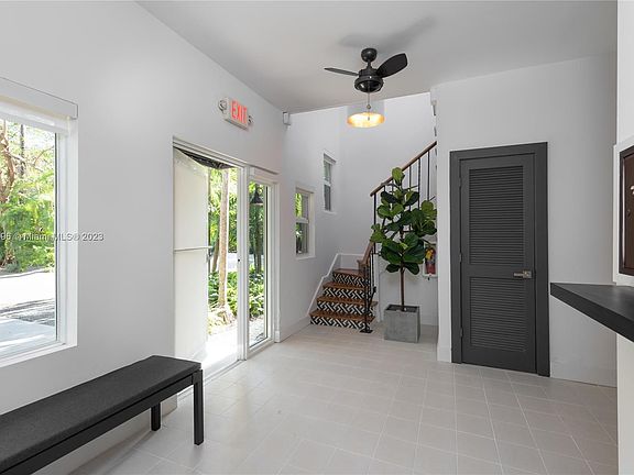 3rd image of 3669 Poinciana Ave #5B
