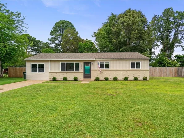 2816 N Nansemond Dr, Suffolk, VA 23435