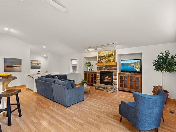 5th image of 910 Southwood Blvd #2