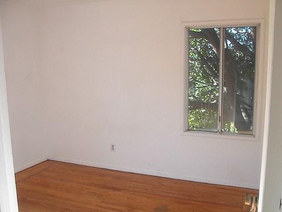 5th image of 2139 Westbay Ave