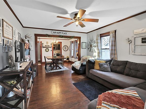 4th image of 813 9th Ave E