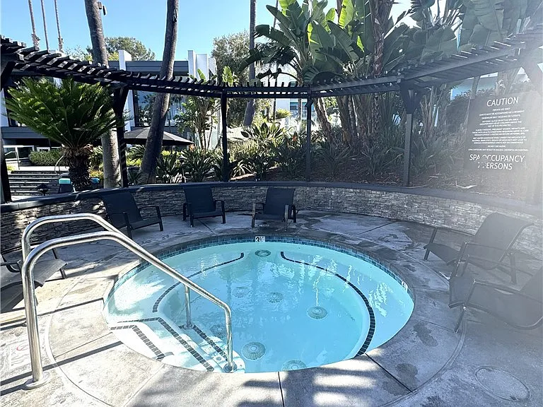 660 The Vlg #309 — Photo 17