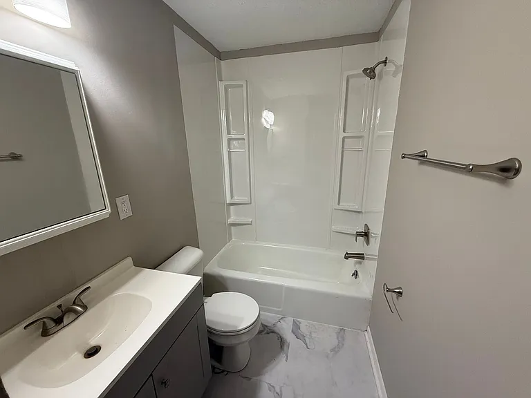 213 N Ann St #8 — Photo 14