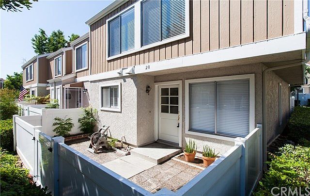 1st image of 20 Allenwood Ln