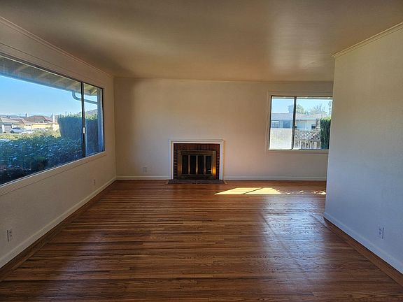 2nd image of 200 Carmelo Ln