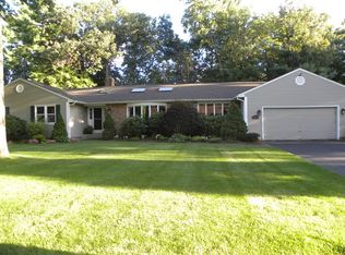 17 Canterbury Ln, Longmeadow, MA 01106