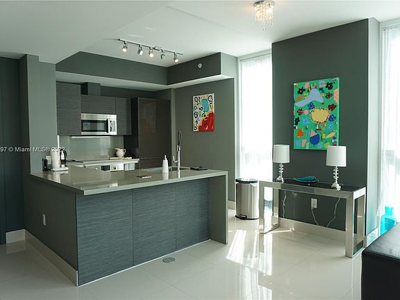 4th image of 1080 Brickell Ave Unit 313