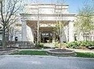 35 W Kingsbridge Garden Cir #1806, Mississauga, ON L5R 3Z5