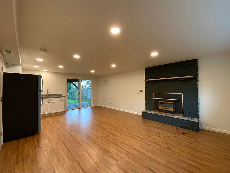 1628 202nd Pl SW — Photo 16
