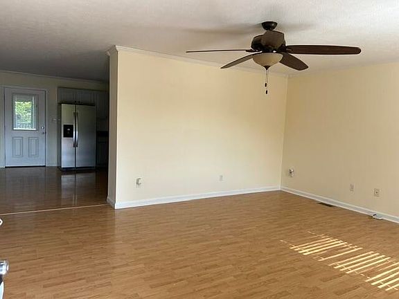 4th image of 256 Stevenson Ave