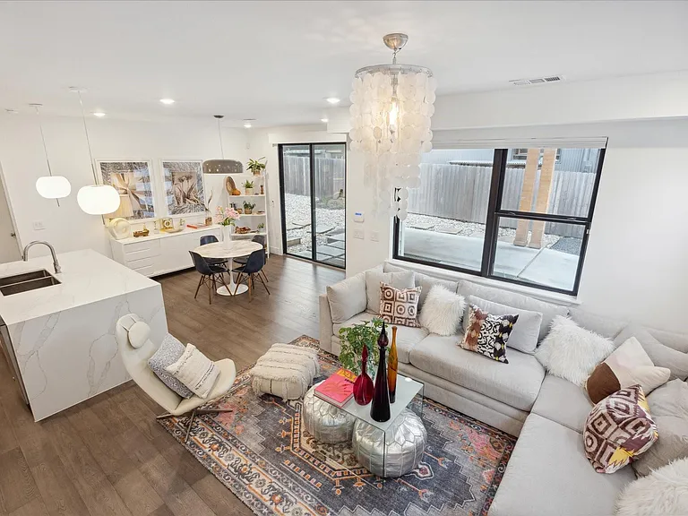 909 W Annie St #2 — Photo 6