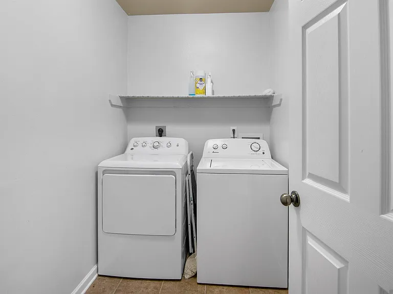 40450 Hawthorne Dr — Photo 10