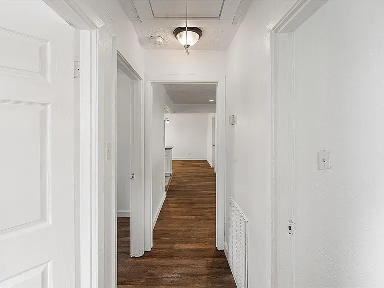 9005 Gabriel St — Photo 16