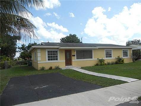 4th image of 21405 NW Miami Ct