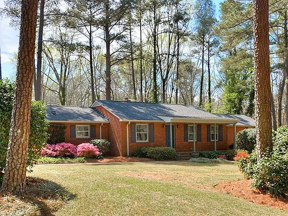 3rd image of 1010 Ponderosa Dr