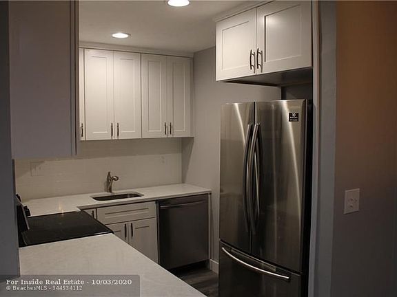4th image of 3040 NE 16th Ave APT A102