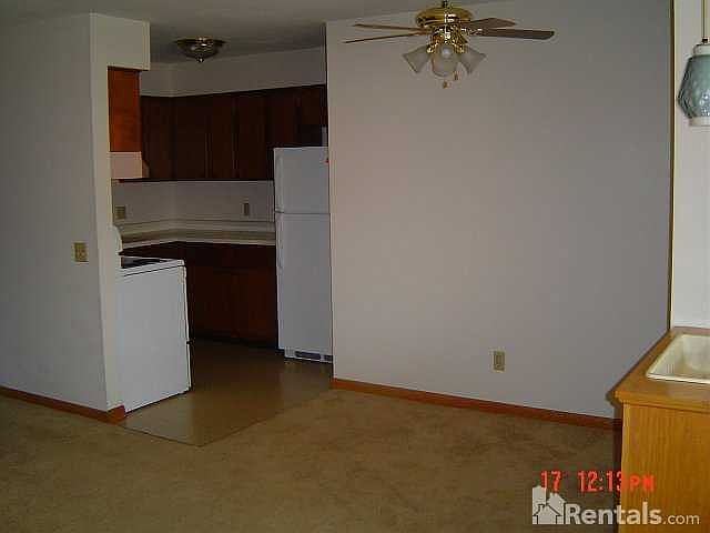 2nd image of 6210 Mineral Point Rd APT 8